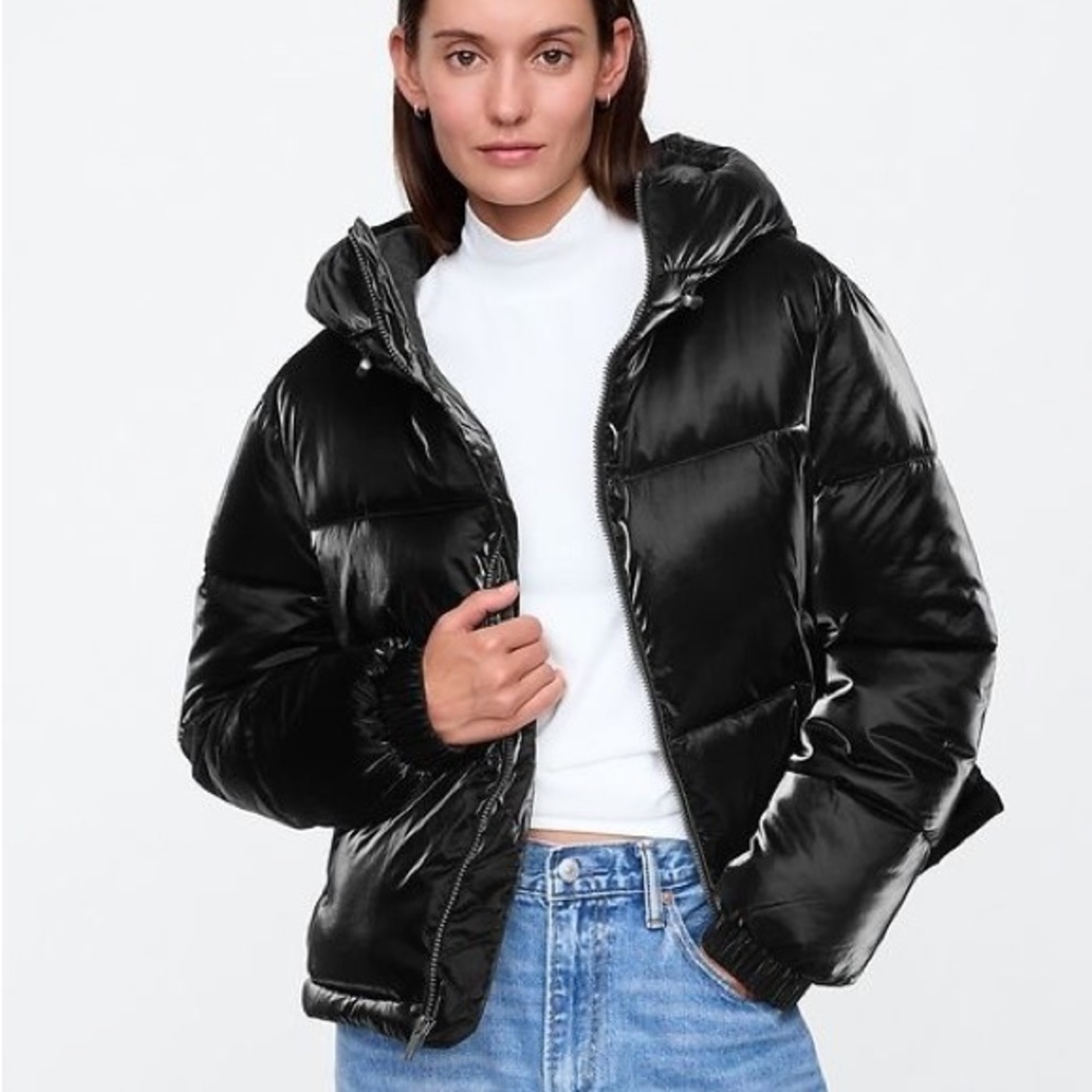 BLACK PUFFER COAT
